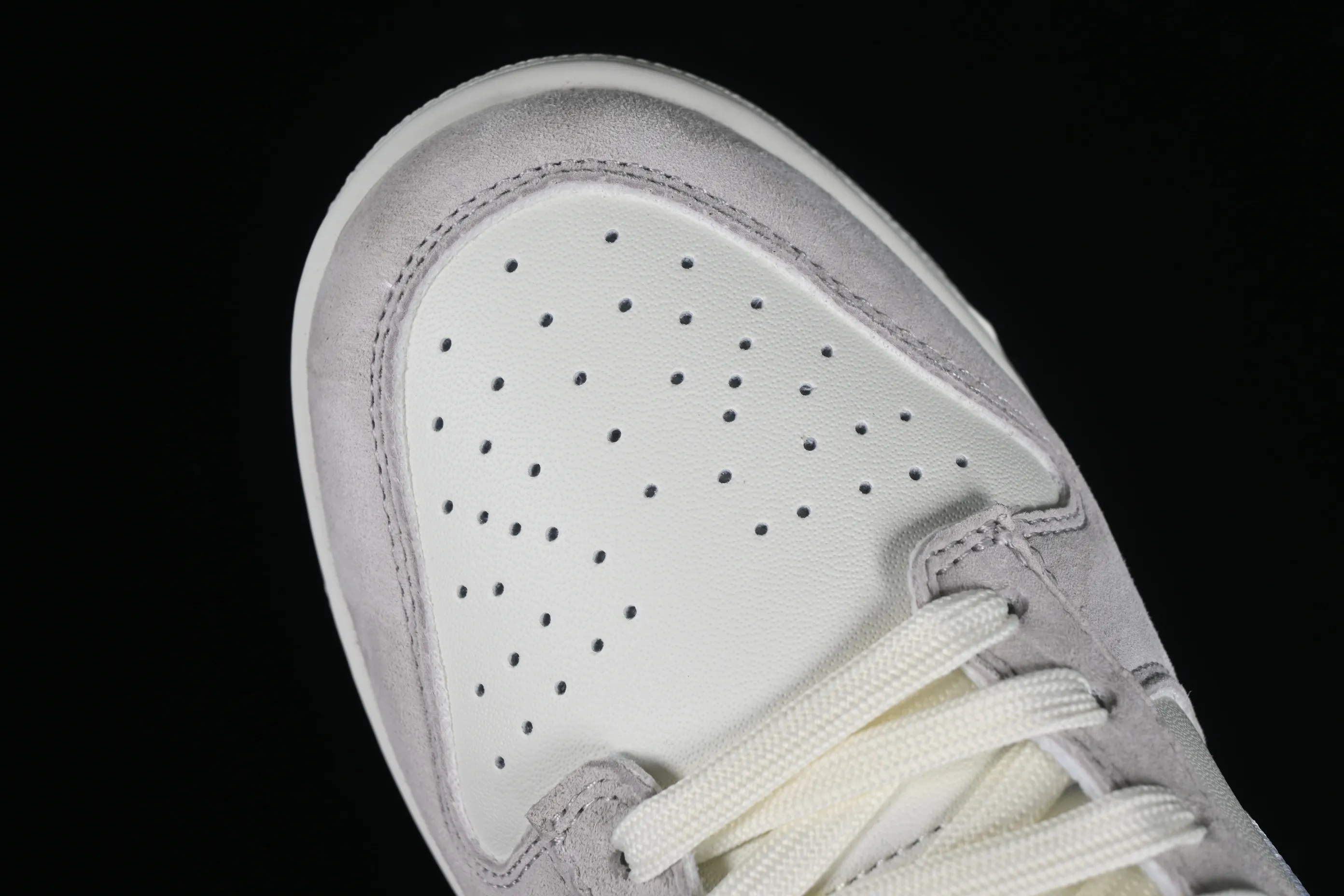 All categories Nk SB Dunk Series Nk SB Dunk Low low-top sneakers Nk Dunk Low "Iridescent Swoosh" beige gray rainbow SB low-top casual sneakers HF5074-133